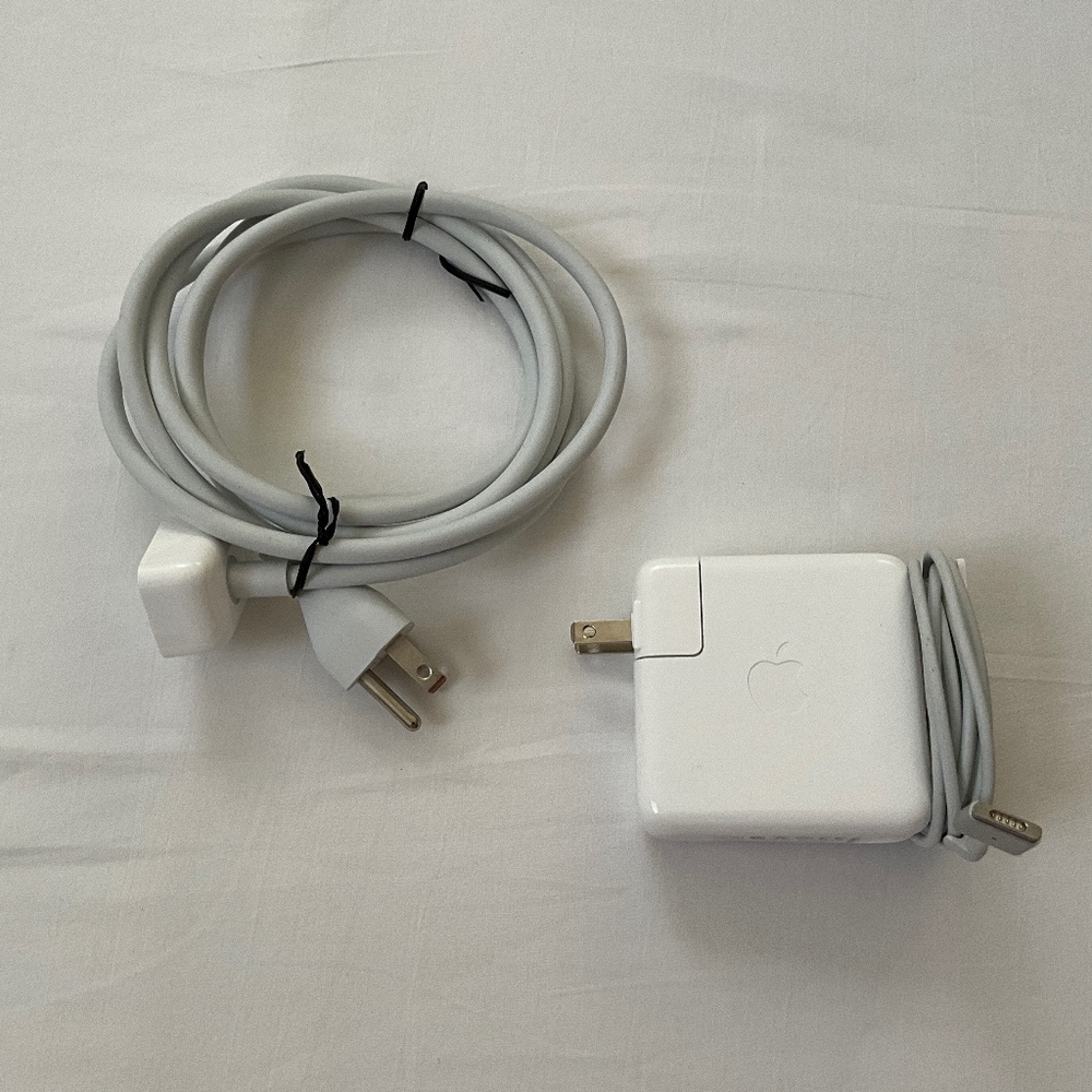 APPLE MacBook MagSafe Power Adapter/Charger & Extension Power Cord